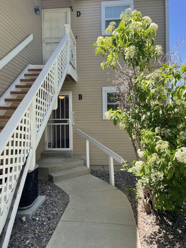 Building Photo - Adorable 2bd/2ba in Lakewood!