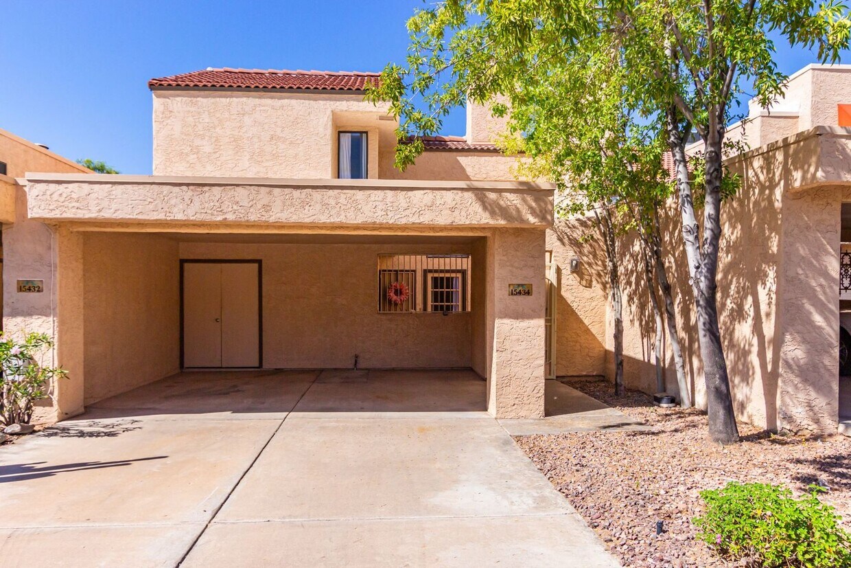 Primary Photo - BEAUTIFUL 2 BEDROOM 2 BATHROOM HOME IN PHO...