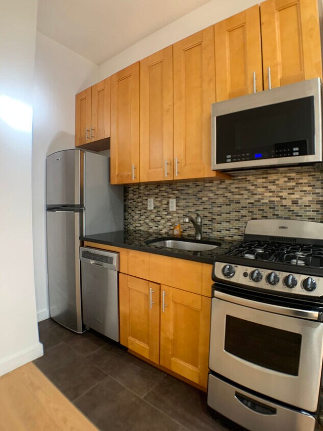 Primary Photo - 139 Wilson Ave