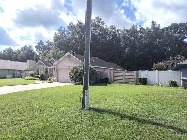 Building Photo - Large 3 bedroom 2 bath home for rent