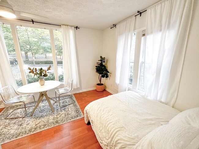Foto del edificio - 1096 Piedmont Ave NE