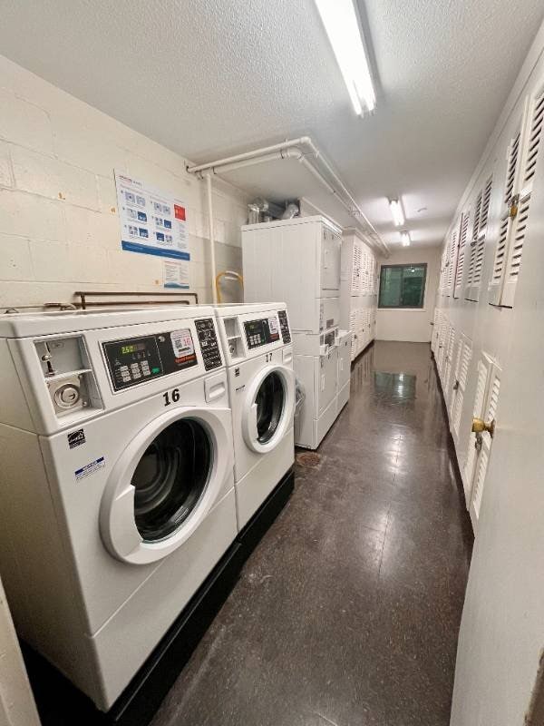 Building Photo - 14 Strawberry Bank Rd