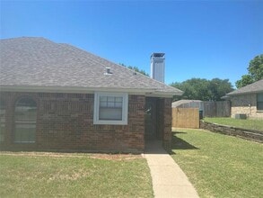 Building Photo - 10303 Lone Pine Ln