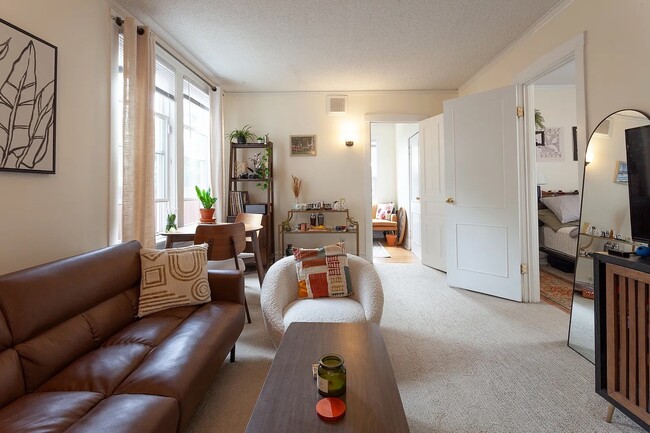 Foto del edificio - 1247 W Wellington Ave