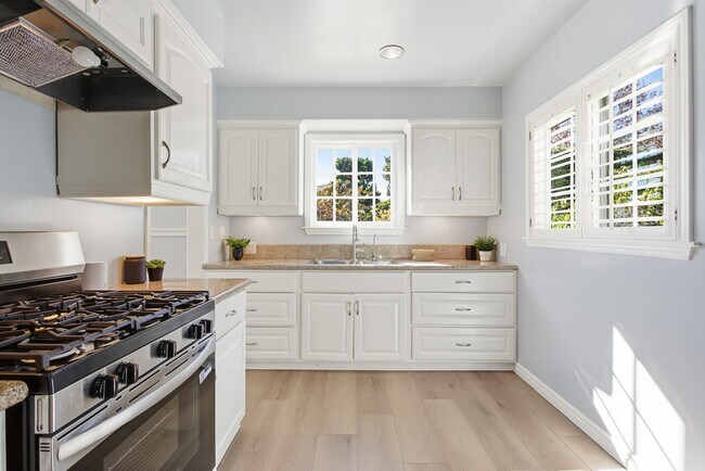 Foto del edificio - 4132 Beethoven St