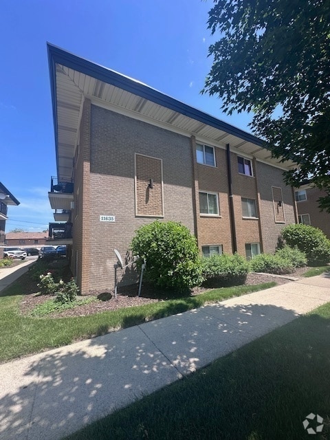Building Photo - 11635 S Pulaski Rd