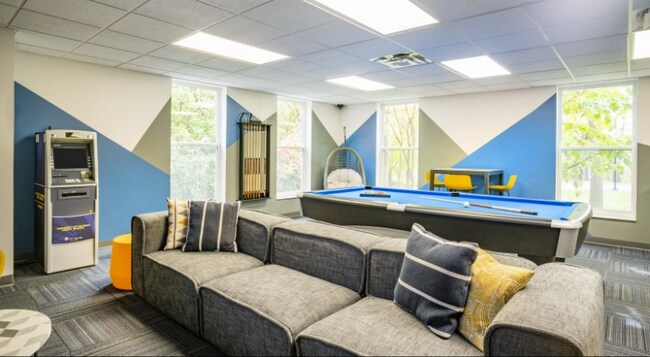 Foto del edificio - 1780 Broadway St