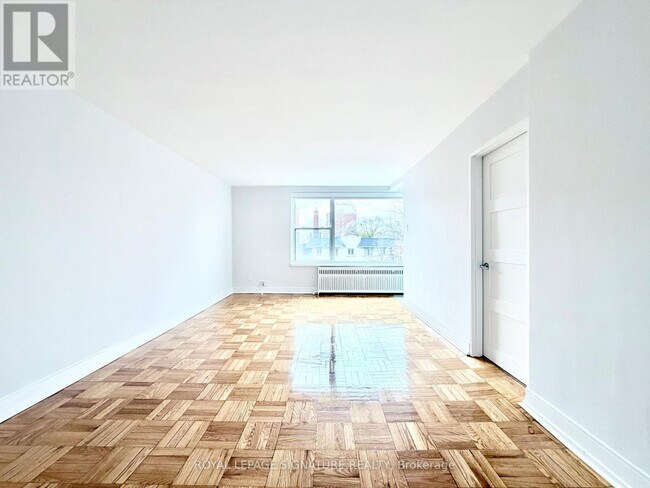 Photo du bâtiment - 1545 Bathurst St