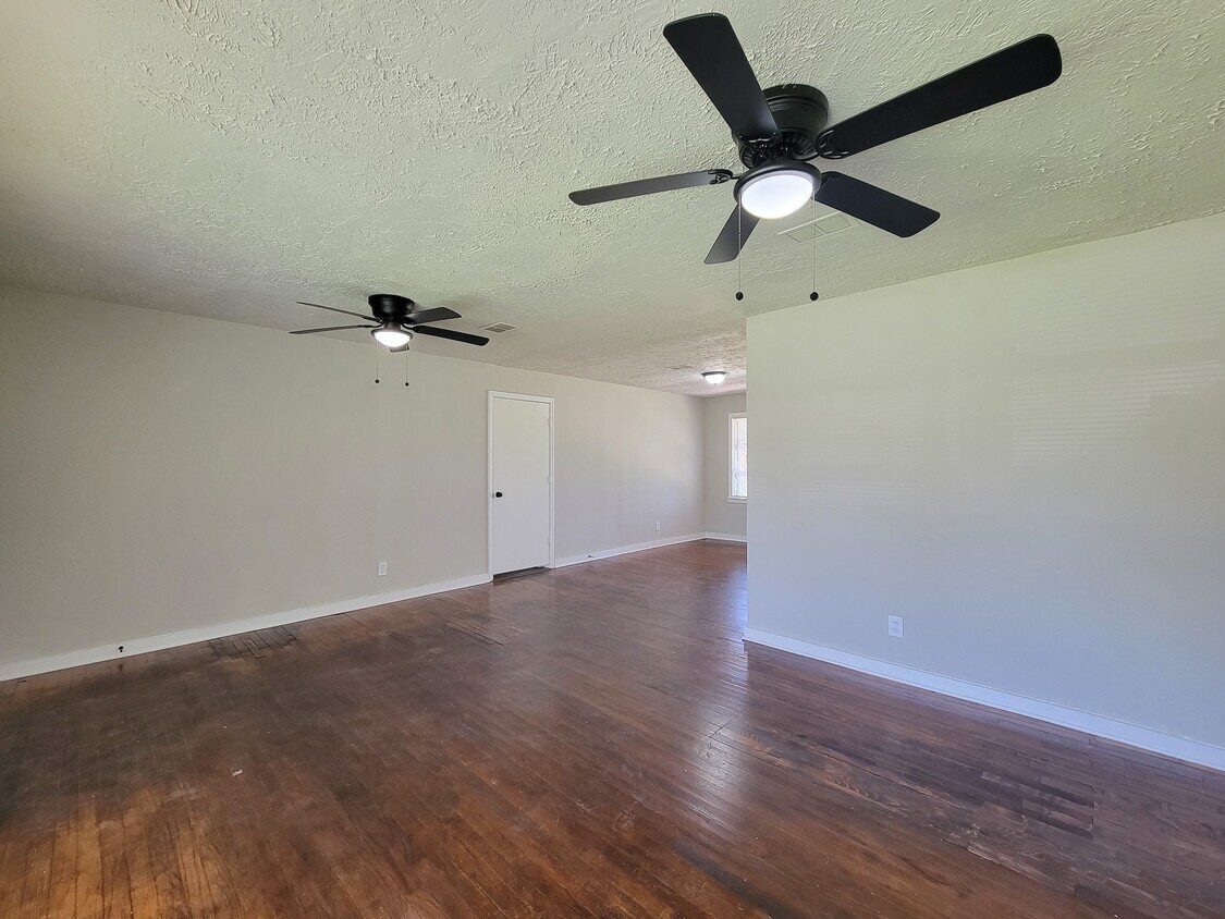 Foto del edificio - 5815 Southseas St