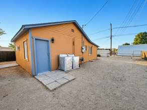 Building Photo - 240 1/2 E Beech Ave