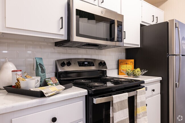 2 habitaciones, 2 baños - 1025 pies cuadrados - Cocina - White Oak Apartments