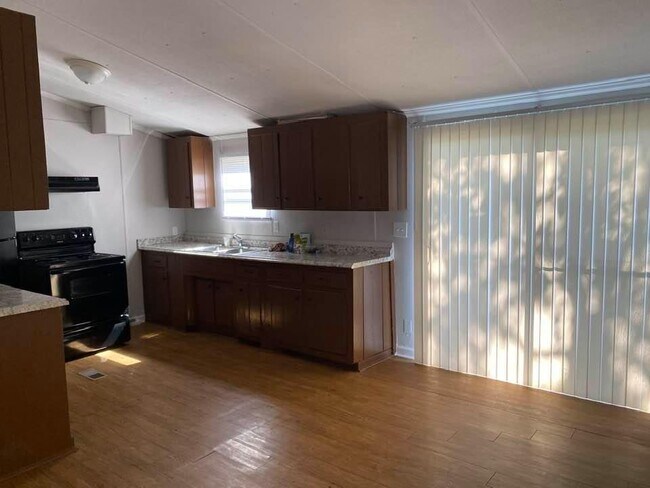 Foto del edificio - 1611 Underwood St