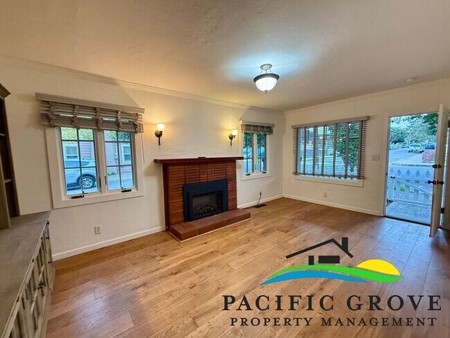 Foto del edificio - Pacific Grove 2-bedroom , 2 bath. Prime Walk to Town Location!