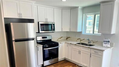 Building Photo - 1807 1/2 S Gramercy Pl