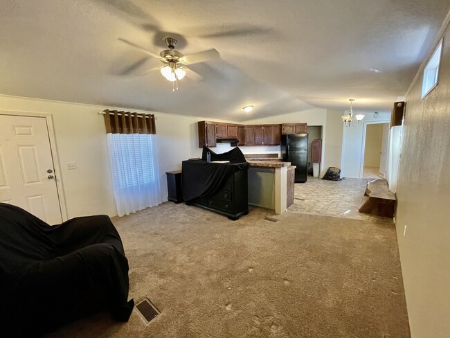 Building Photo - 129 Bonanza Dr