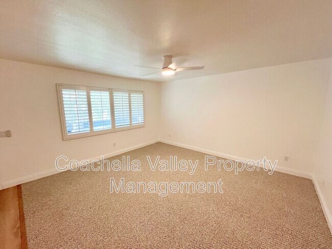 Foto del edificio - 1900 S Palm Canyon Dr