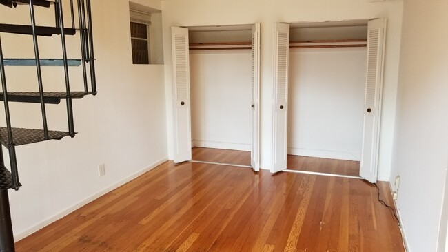 Building Photo - 602 De Haro St