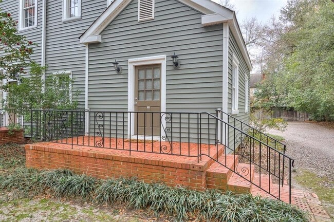 Building Photo - 105 Florence St NW