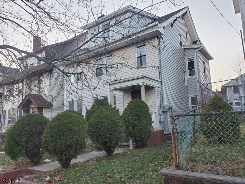 23 Leo Pl Unit 2, Newark, NJ 07108 Room for Rent in Newark, NJ