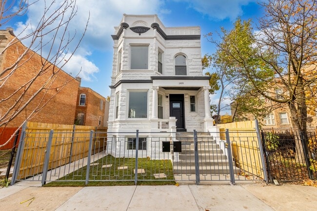 Building Photo - 1820 S Drake Ave