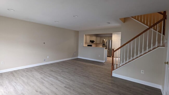 Building Photo - 829 Gallows Ct