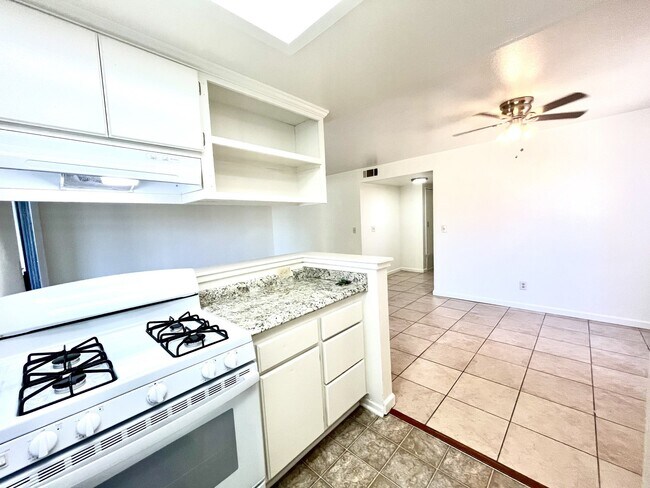 kitchen to dining - 271 W 15th St