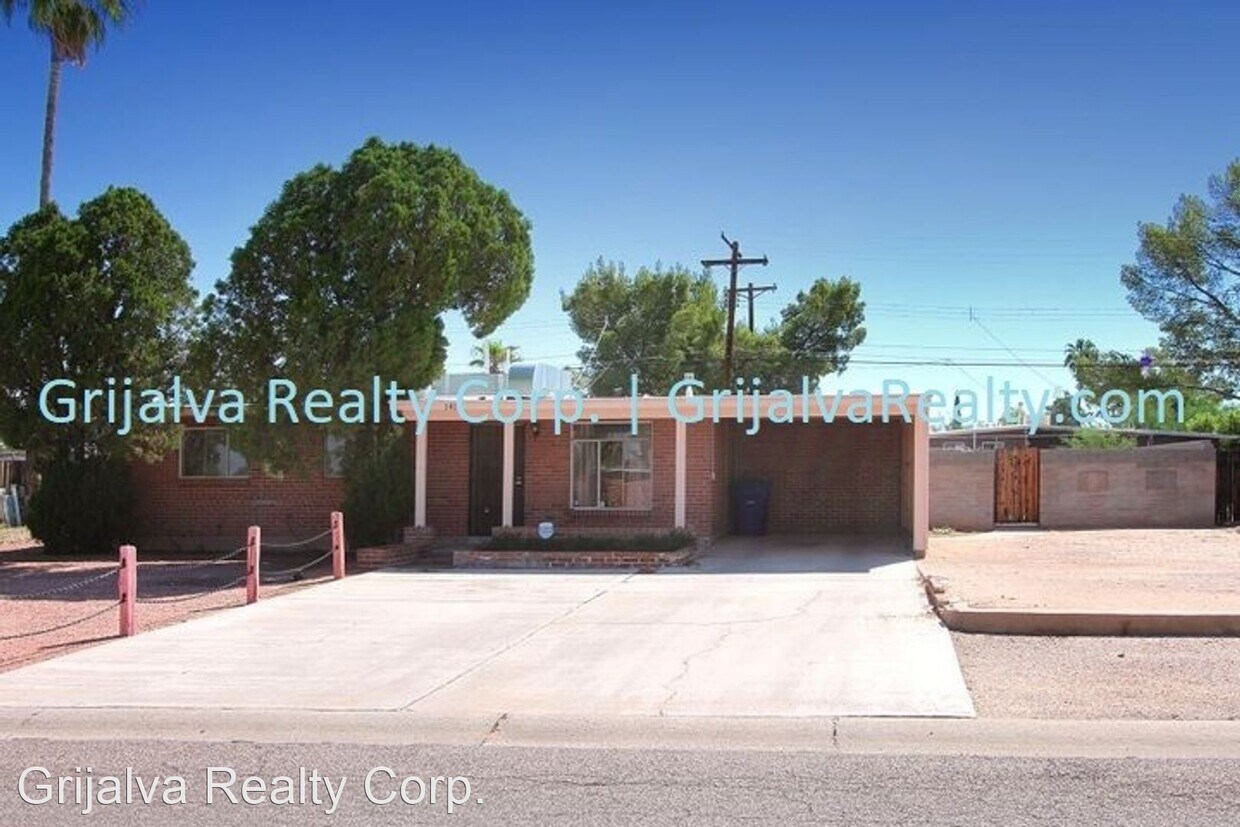 Primary Photo - 4 br, 2 bath House - 1401 S Avenida Regulo