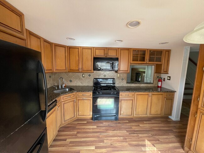 Foto del edificio - 334 Knight Ct