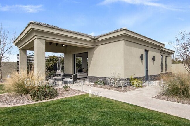 Building Photo - 8829 E Rowel Rd