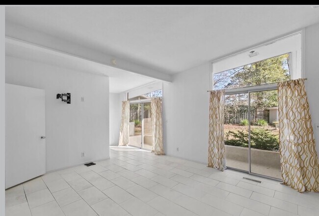 Foto del edificio - 104 Rosetta Cir