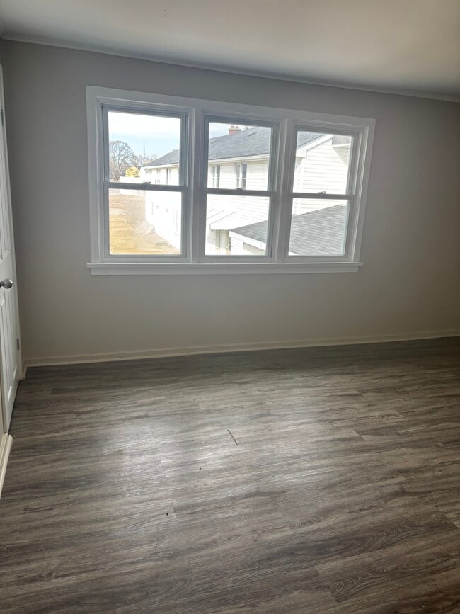 Building Photo - Large 2 bedroom townhome for rent in Picton