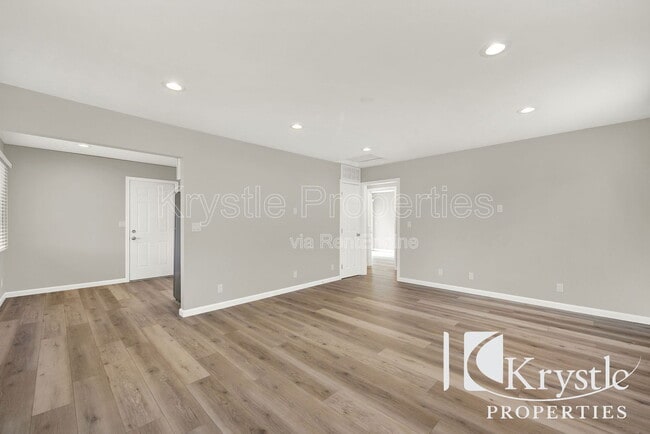 Building Photo - 1007 Maple Ave