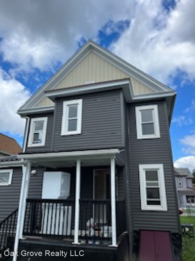 Primary Photo - 4 br, 2 bath House - 427 West New Castle St.