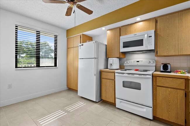 Building Photo - 2421 Village Blvd