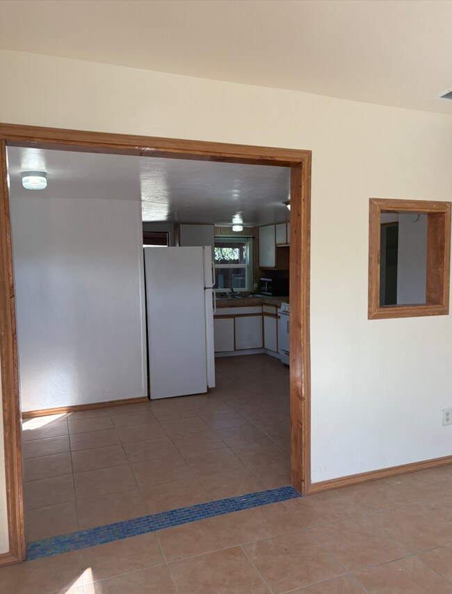 Foto del edificio - 3321 E Bellevue St
