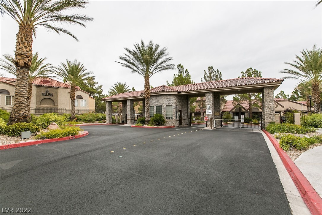 Foto principal - 2200 S Fort Apache Rd