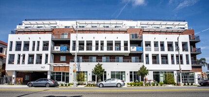 Building Photo - Premium Phoenix Apartments