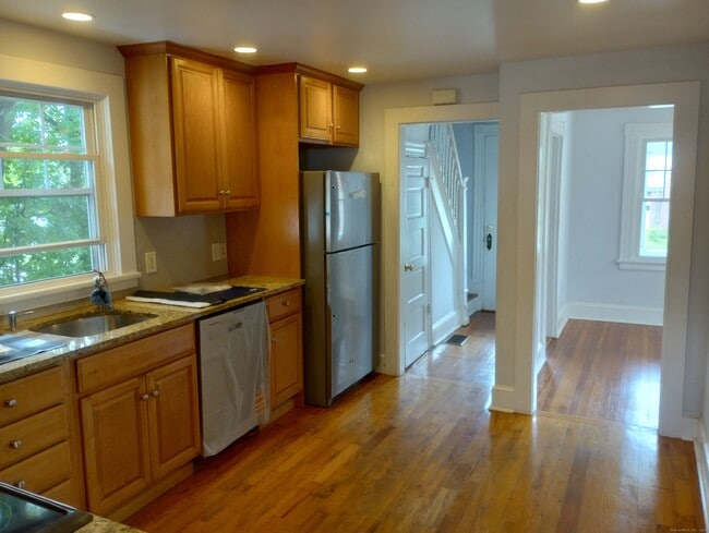 Building Photo - 40 Edison Ave