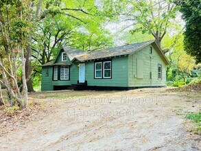 Building Photo - 102 Plum Tree Ln