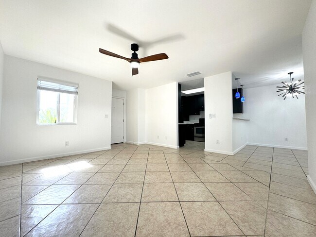 Foto del edificio - 33710 Whispering Palms Trail