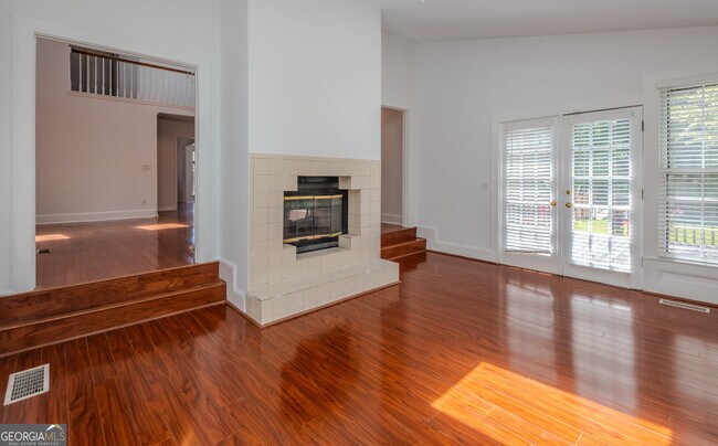 Foto del edificio - 120 Hartford Pl
