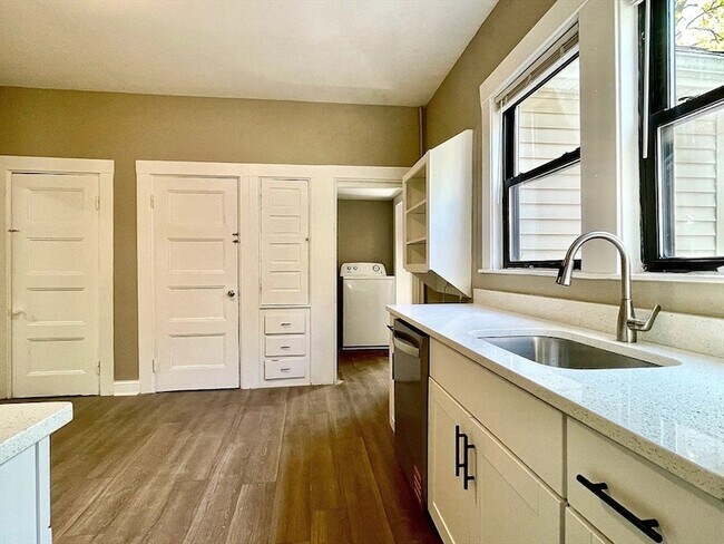 Building Photo - 46 Quincy St