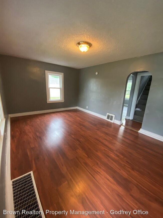 Building Photo - 3 br, 1 bath House - 2722 St Ambrose