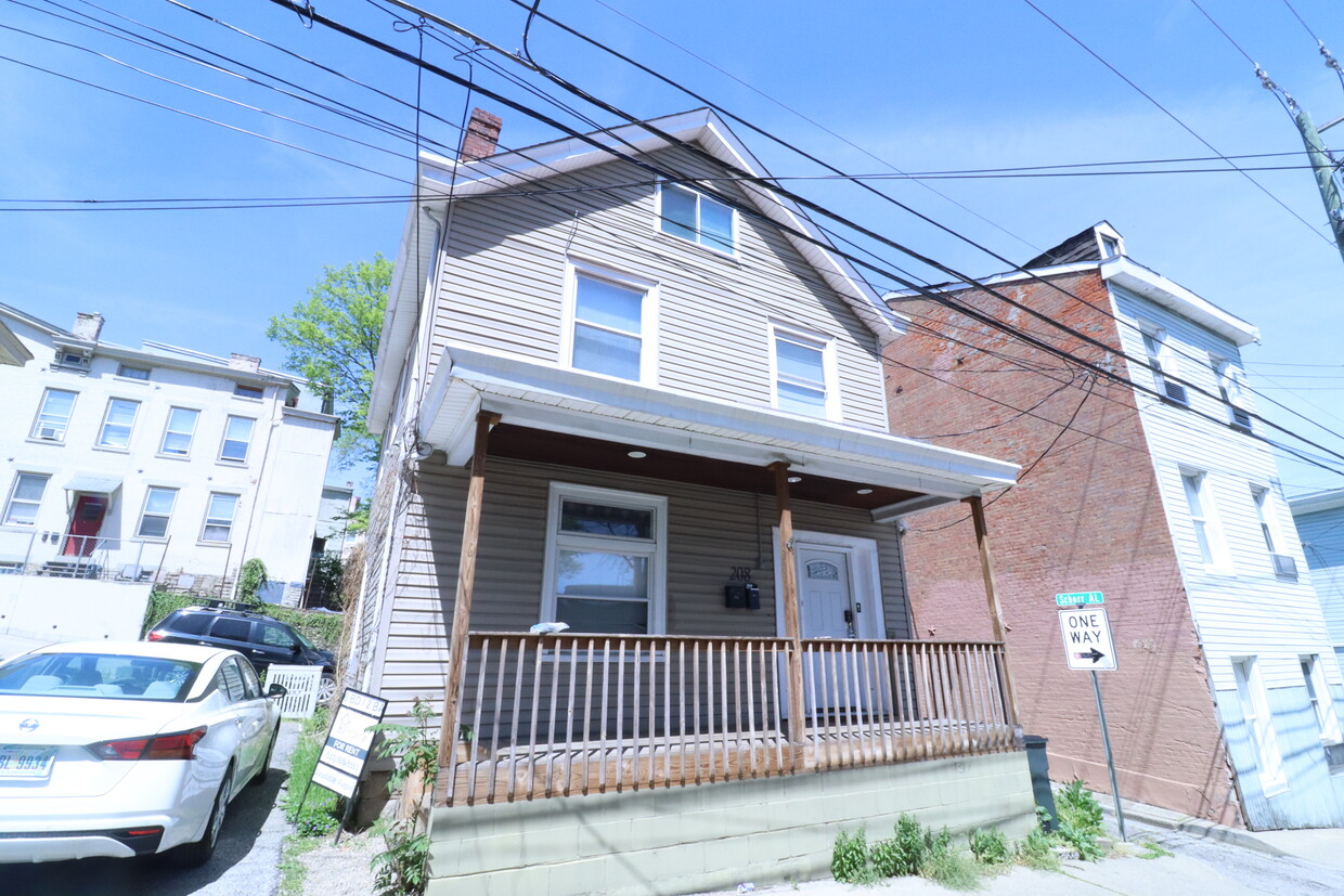 Foto principal - 208 Warner St