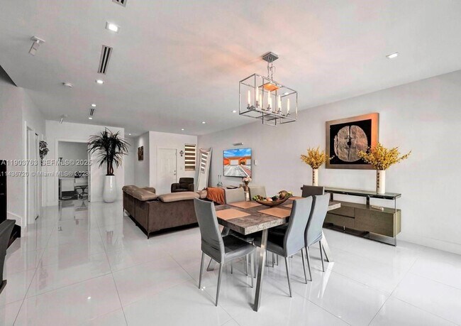 Foto del edificio - 7565 NW 177th Terrace