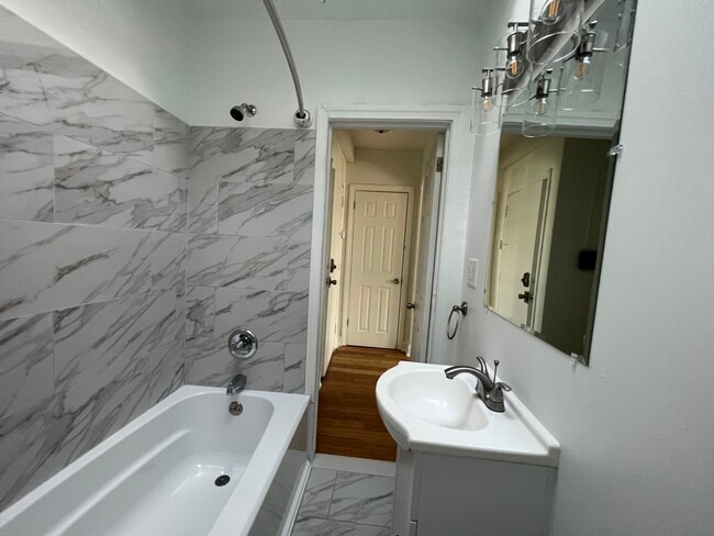 Building Photo - 3858 Haverford Ave