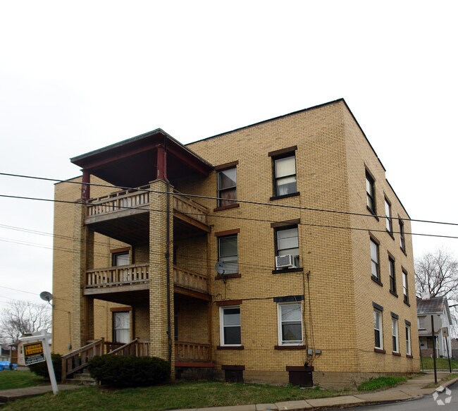 537 E washington St, New Castle, PA 16101 Apartments New Castle, PA