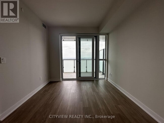 Photo du bâtiment - 430-4430 Square One Dr