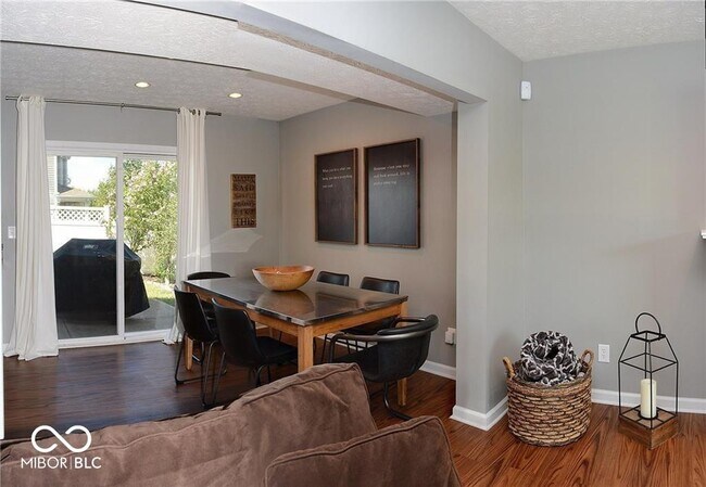 Building Photo - 13096 Tannenweg Way