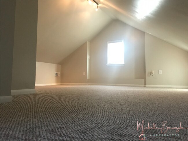 Foto del edificio - 33 Brookwood Dr